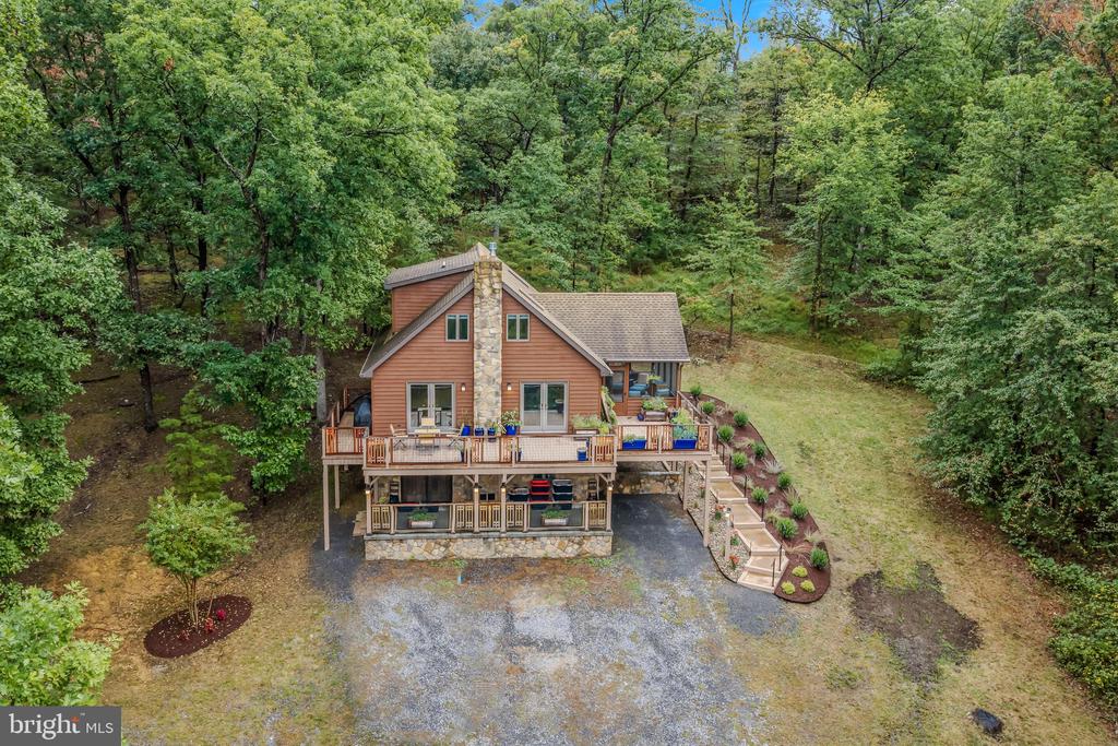 18 DONEGAL LANE