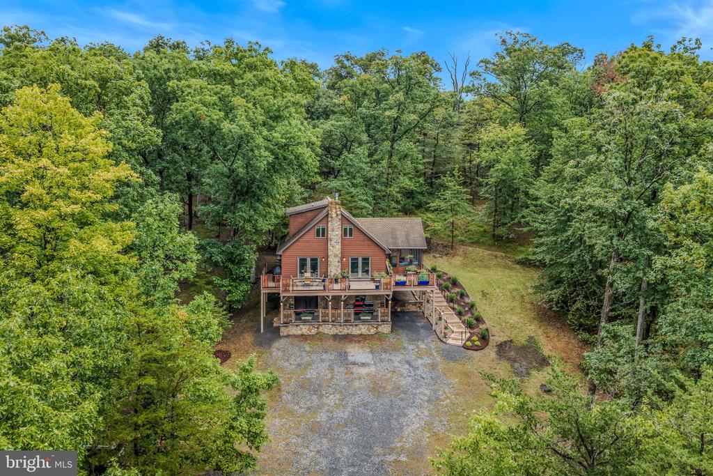 18 DONEGAL LANE