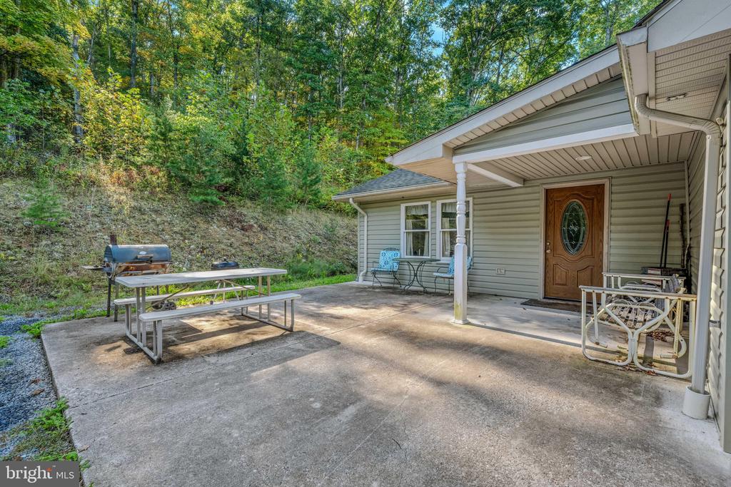 7183 CACAPON ROAD