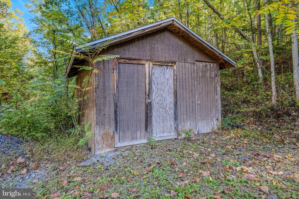 7183 CACAPON ROAD