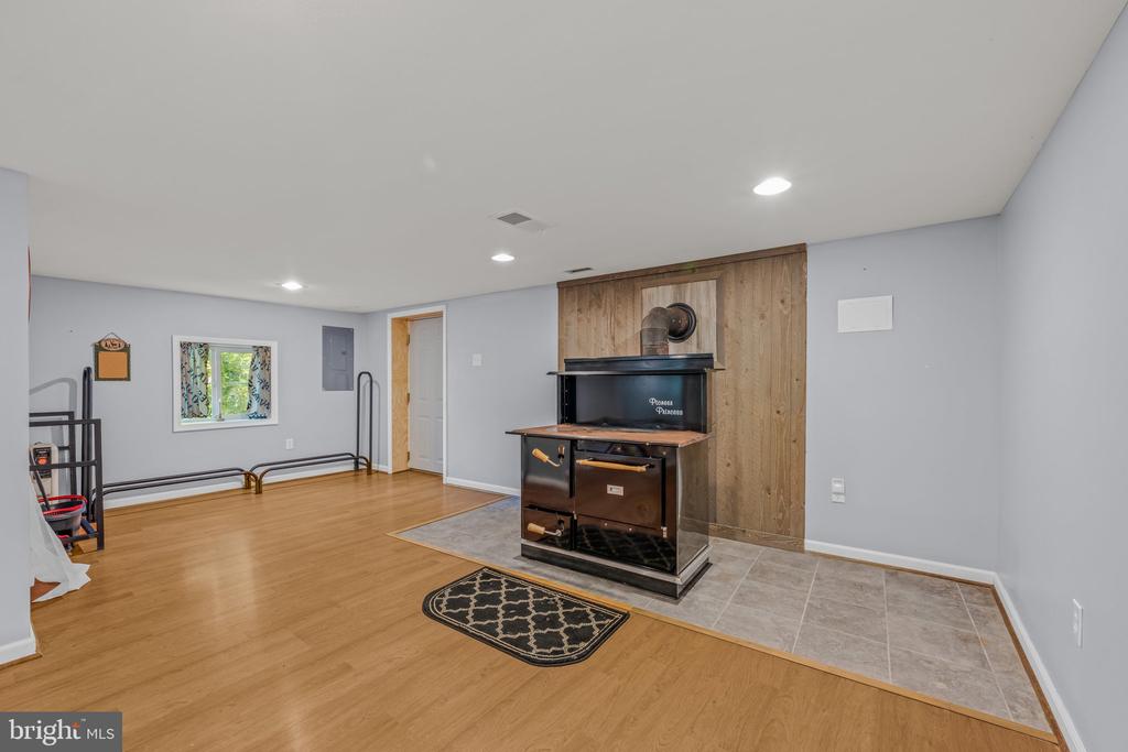 7183 CACAPON ROAD