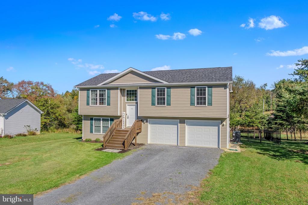 90 ASHTON CIRCLE