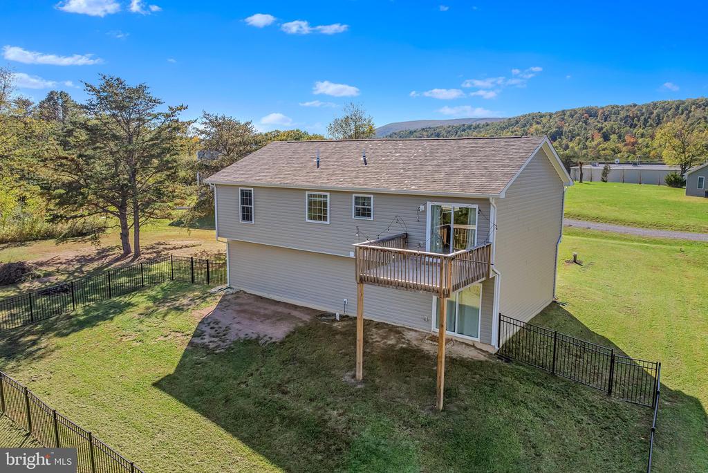 90 ASHTON CIRCLE