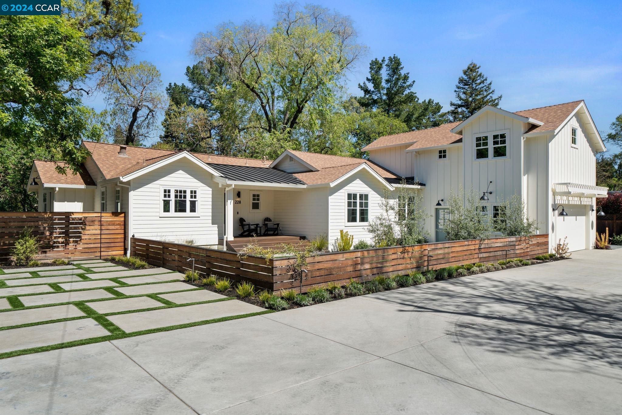228 Castle Glen Rd