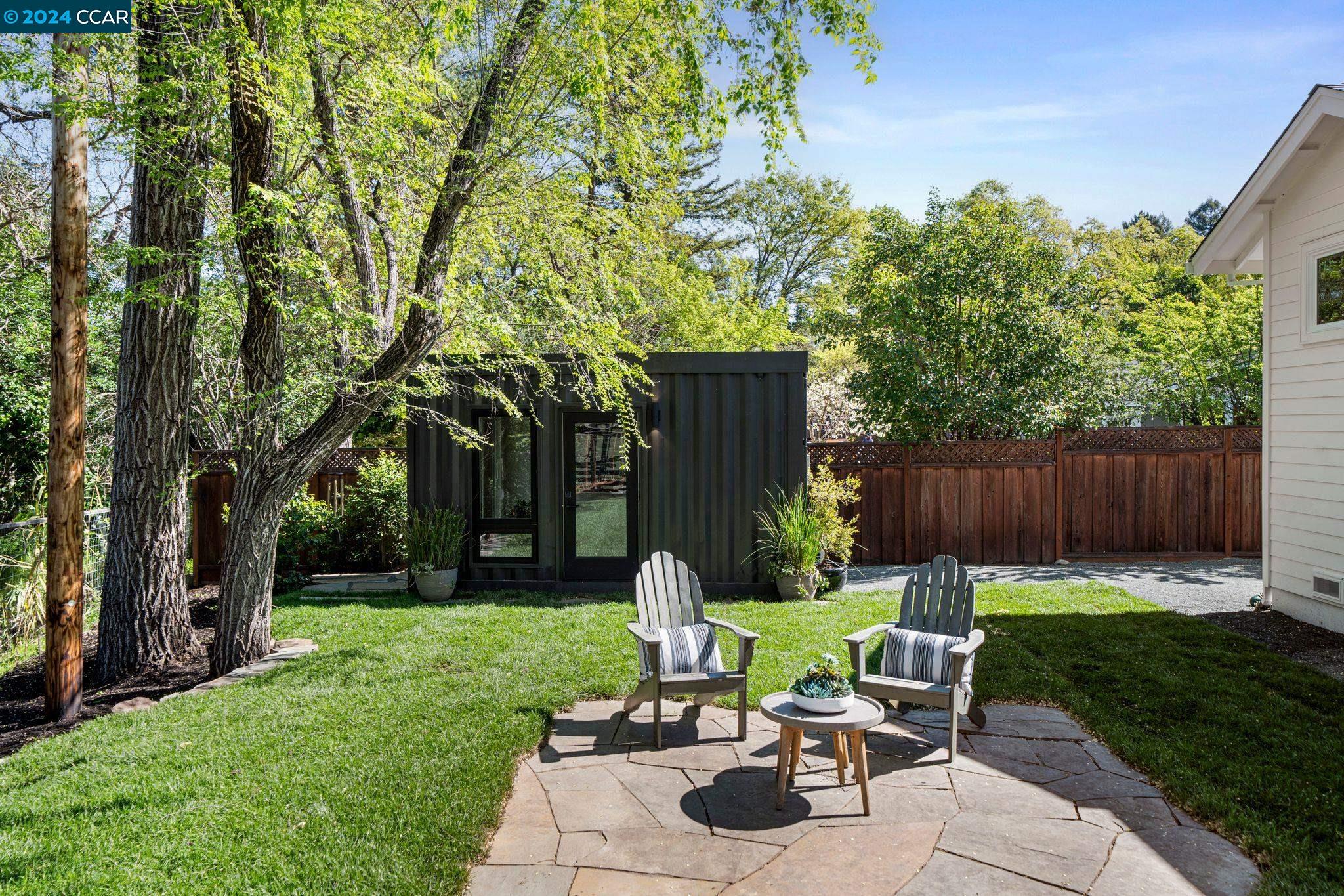 228 Castle Glen Rd