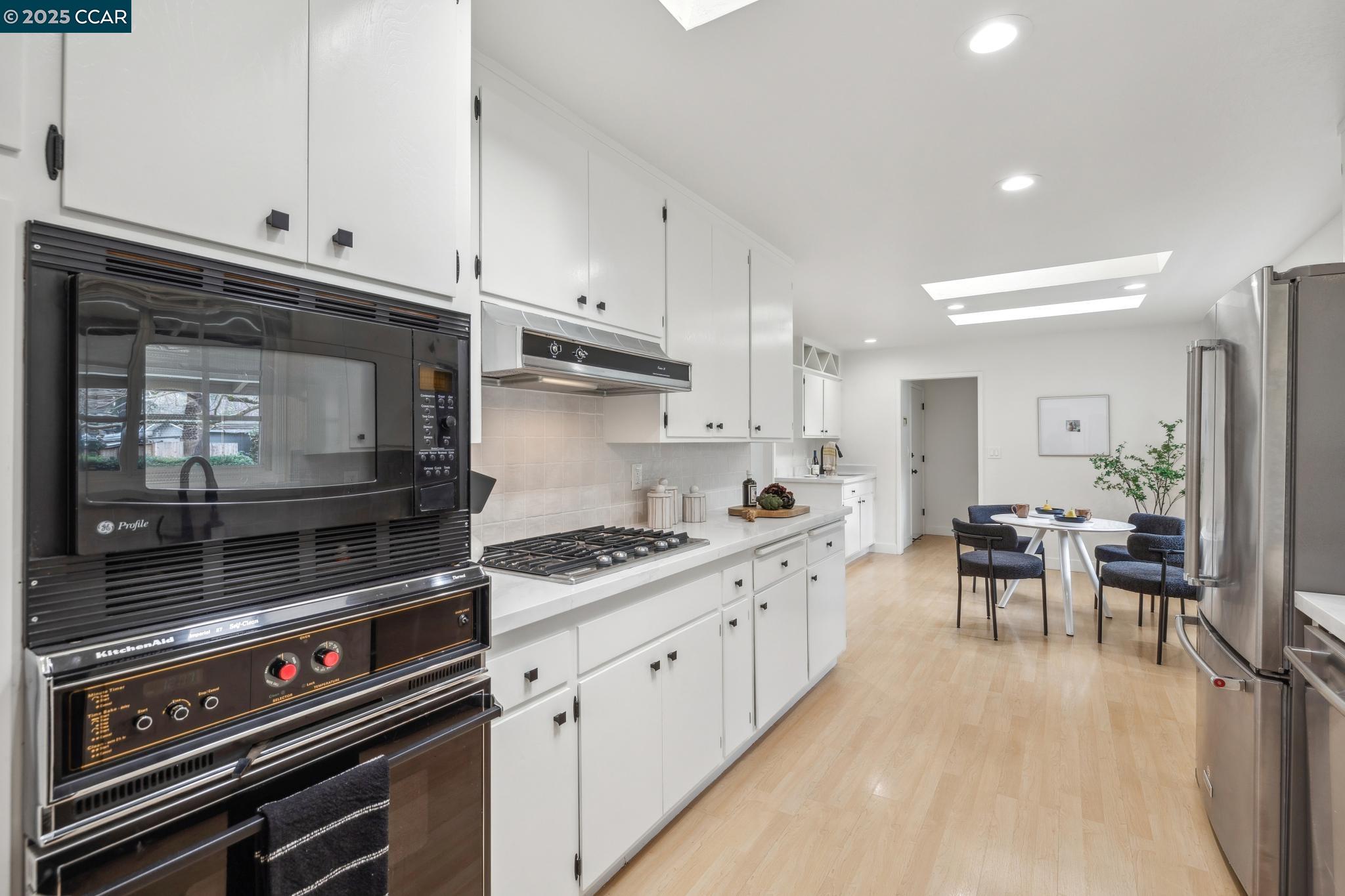222 Contessa Ct