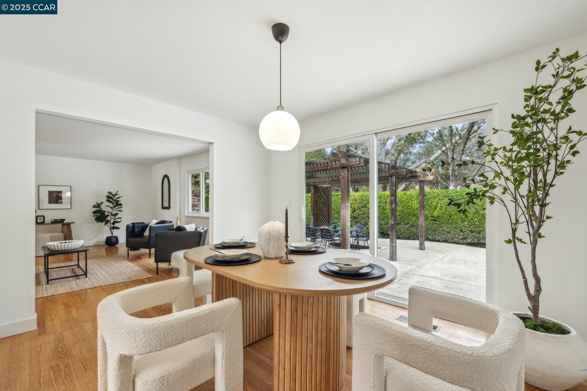 222 Contessa Ct