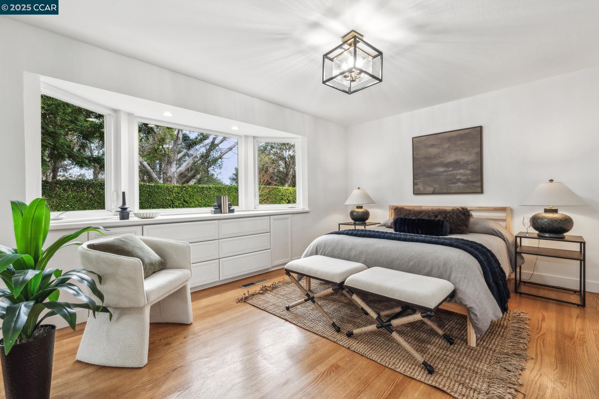 222 Contessa Ct