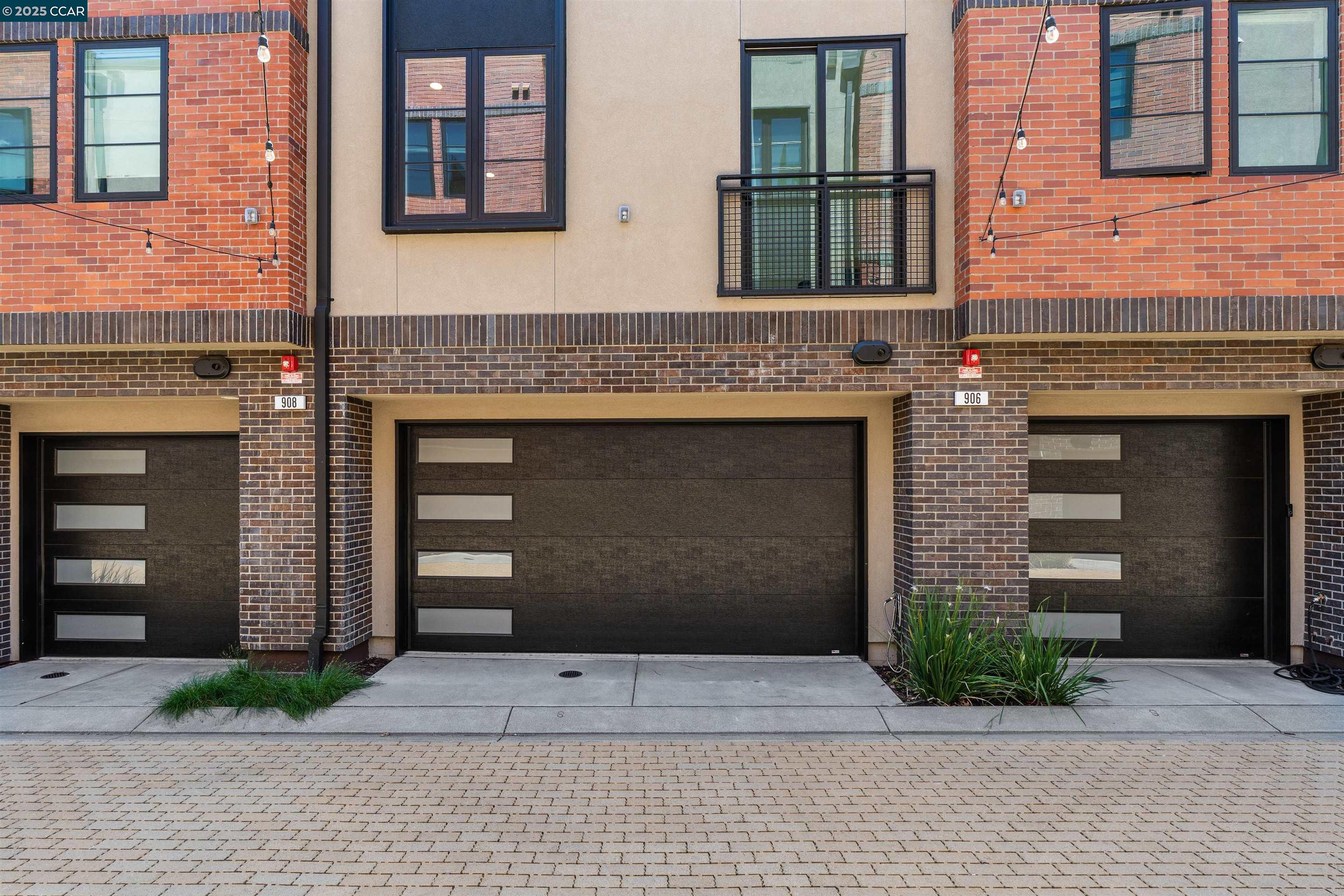 906 Brown Ave
