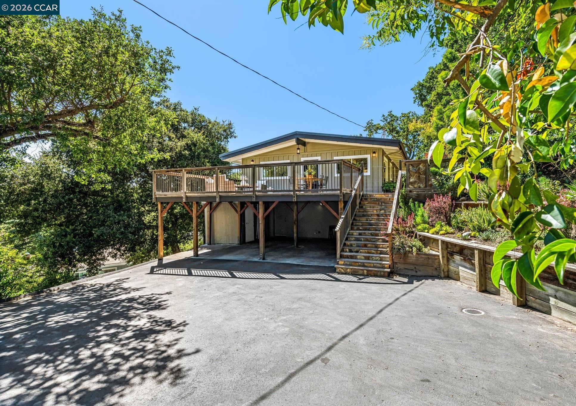 3241 Judith Ln