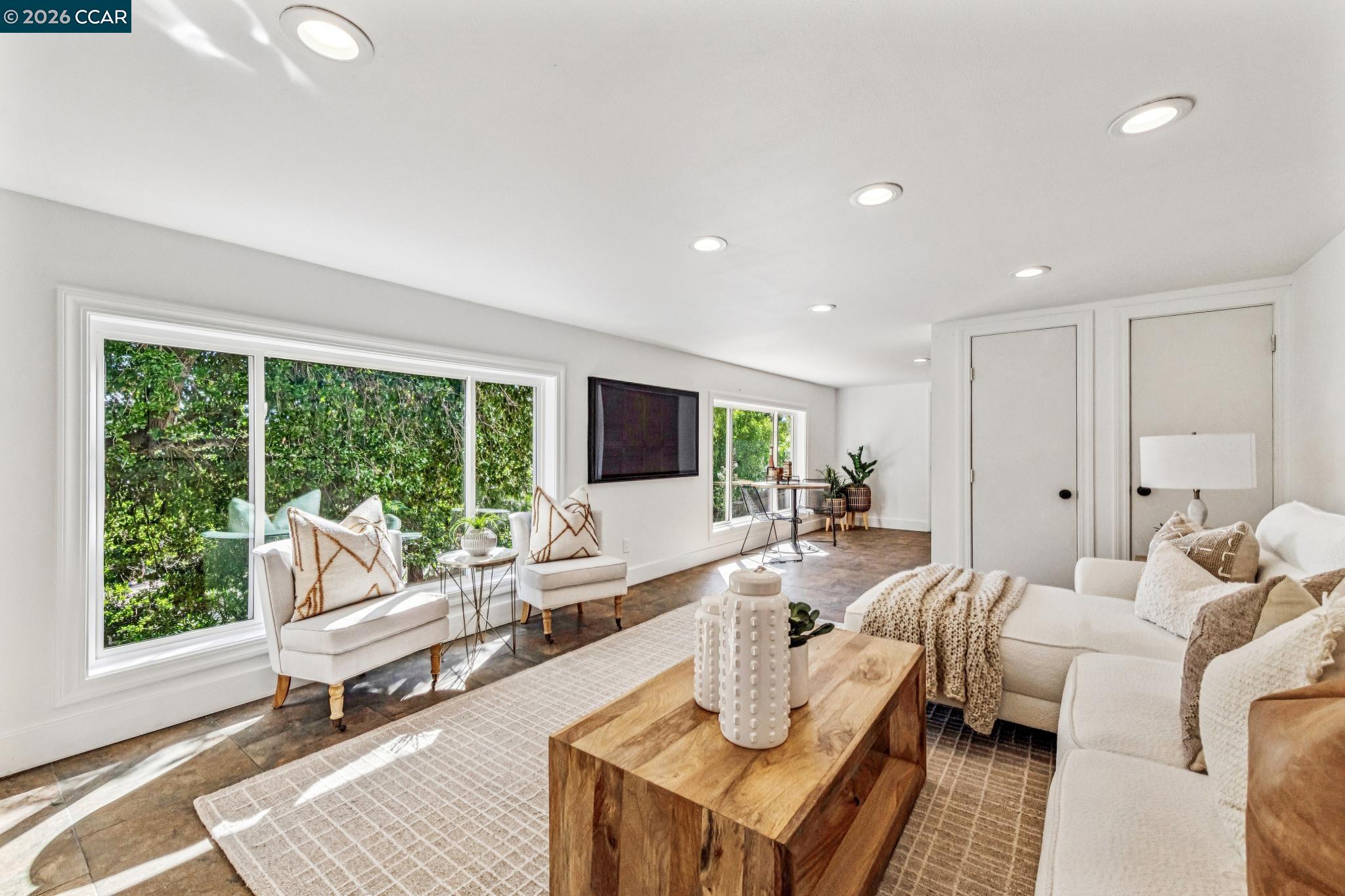 3241 Judith Ln