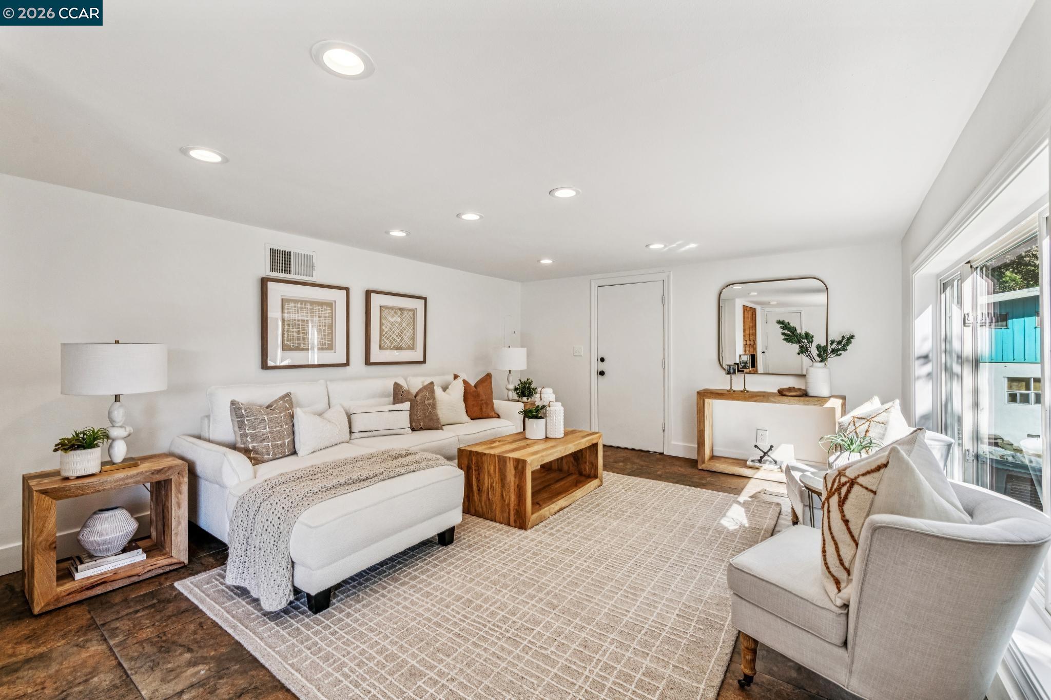 3241 Judith Ln