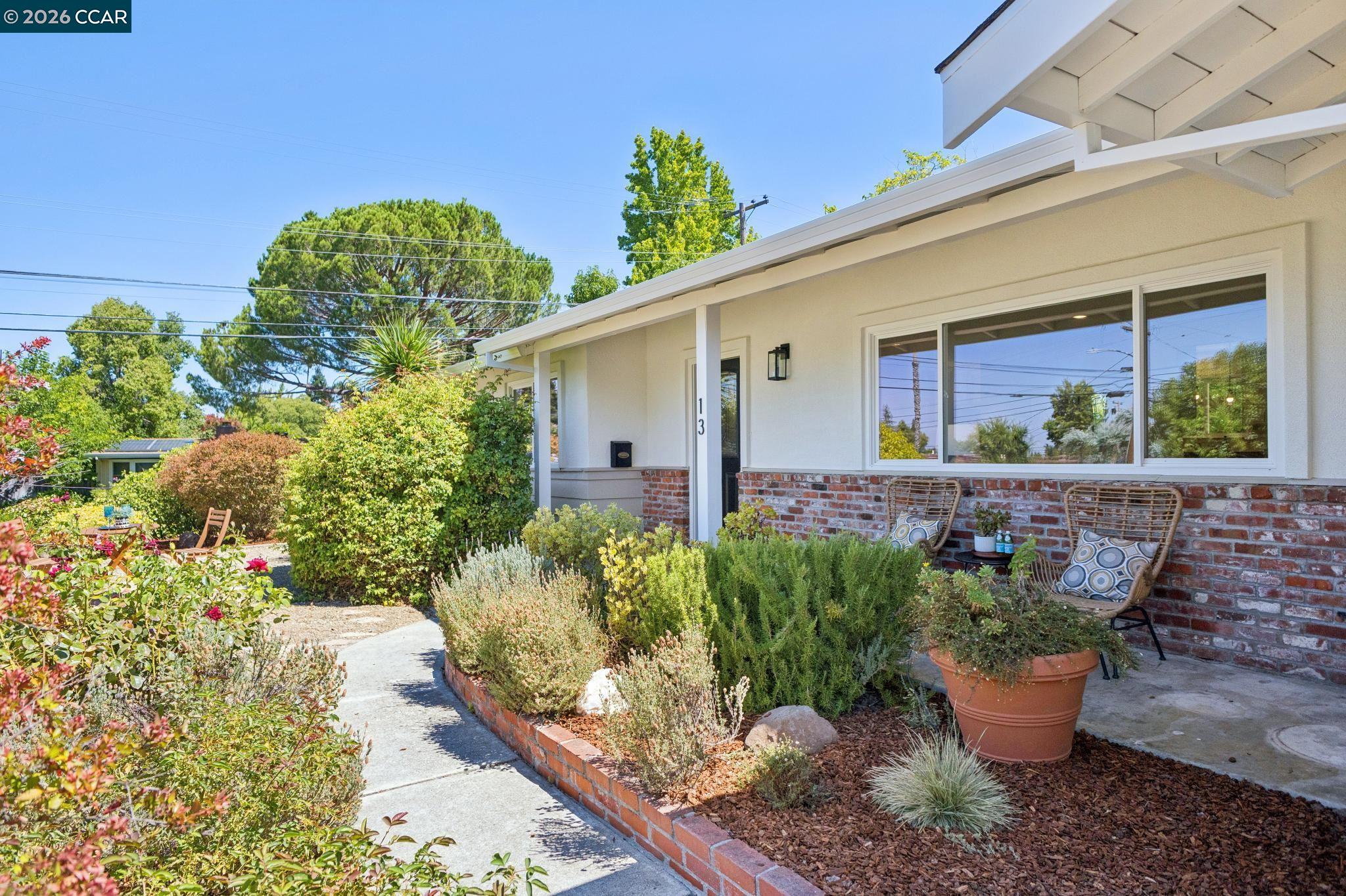 13 Anne Ct