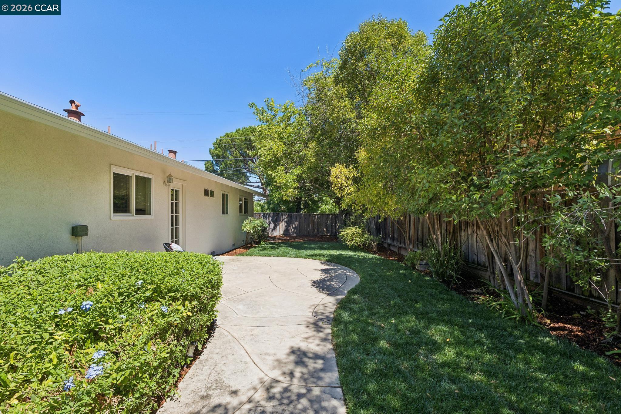 13 Anne Ct