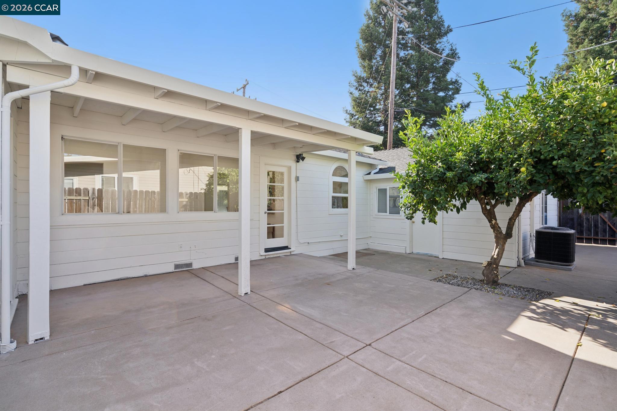 939 Mountain View Dr