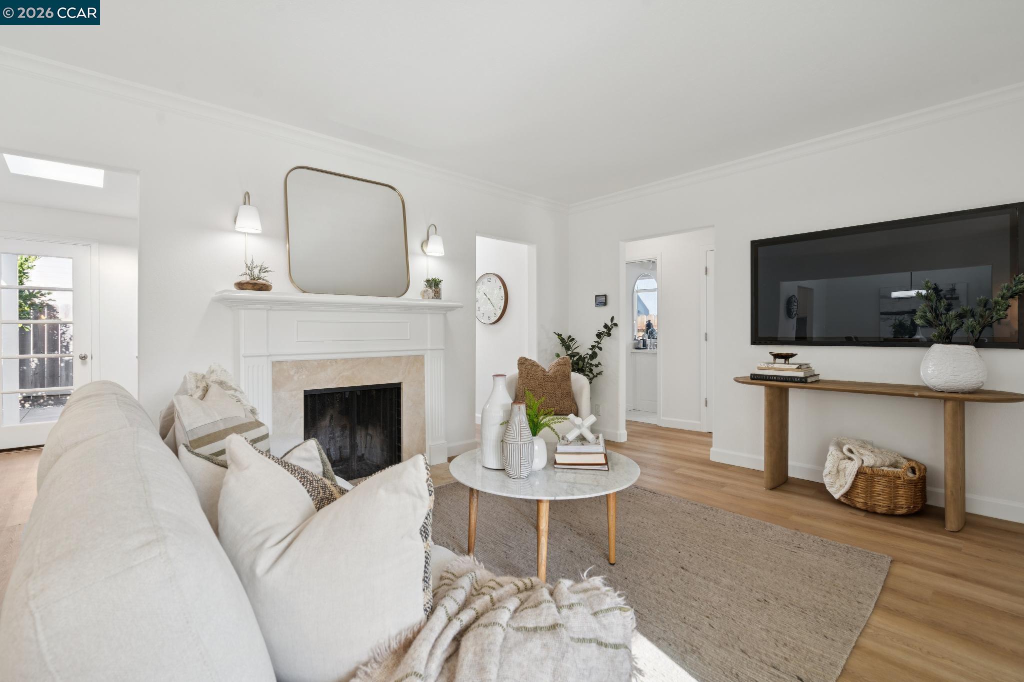 939 Mountain View Dr