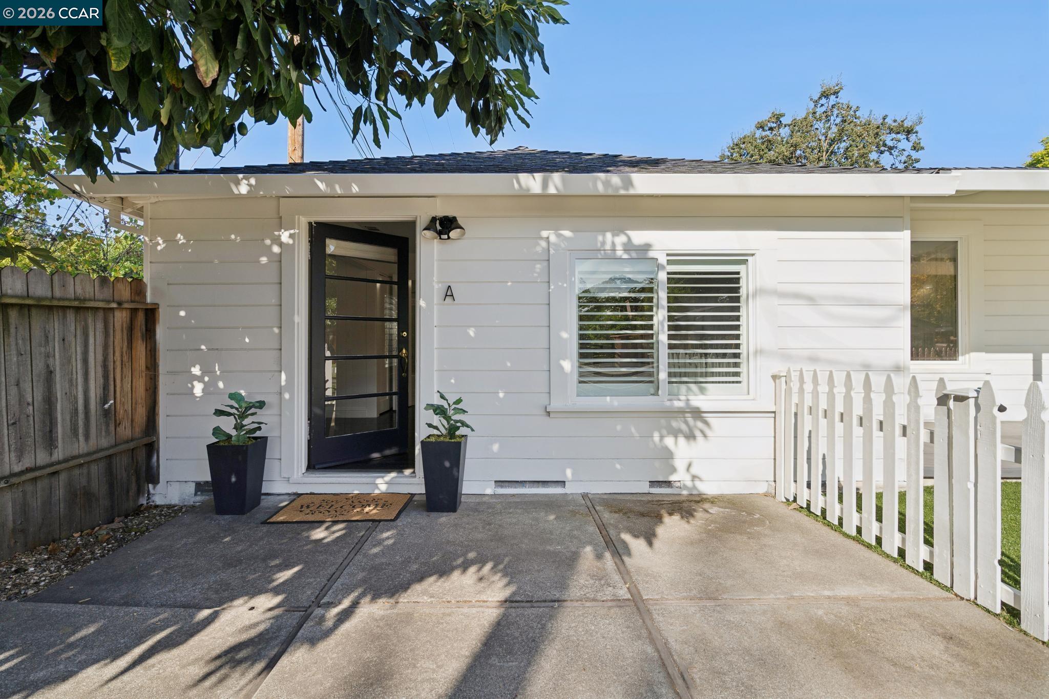 939 Mountain View Dr