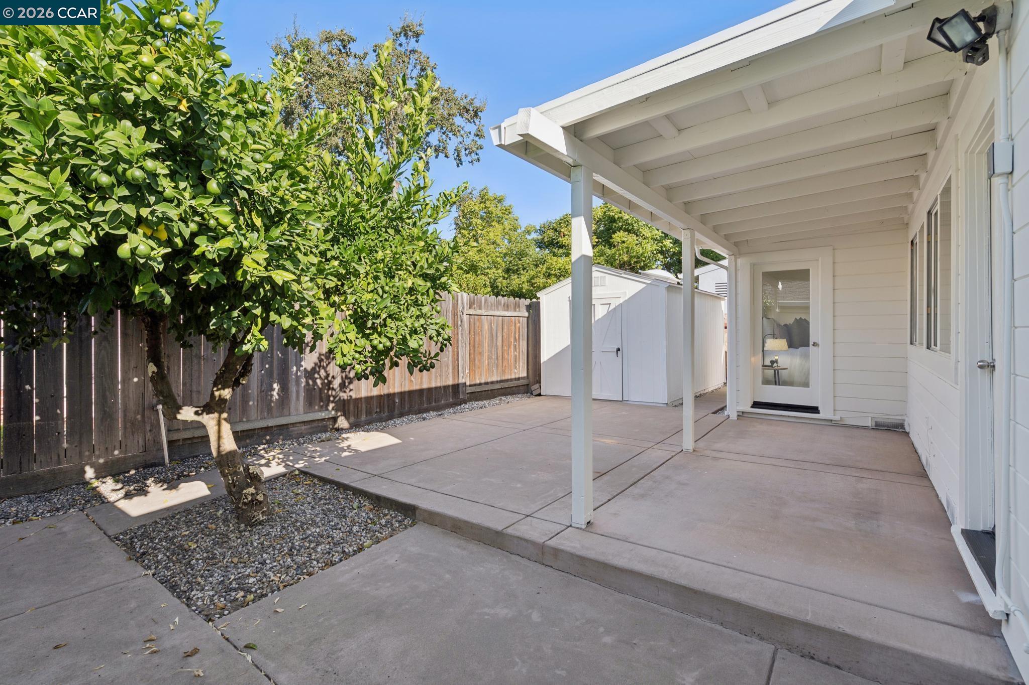 939 Mountain View Dr