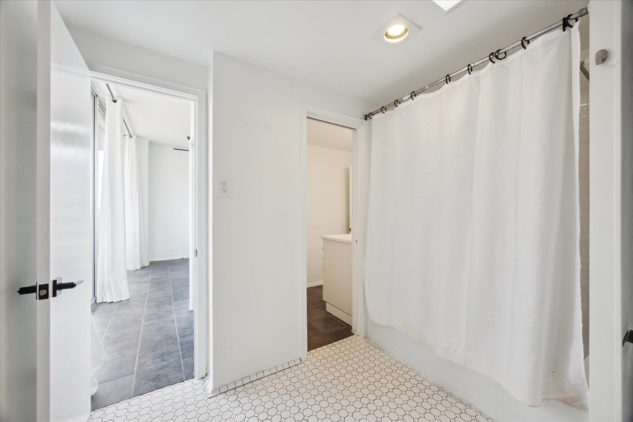 1801 Lavaca ST # 4D
