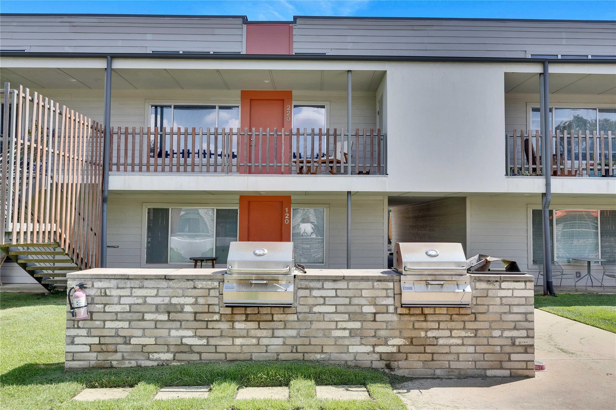 2200 Dickson DR # 217