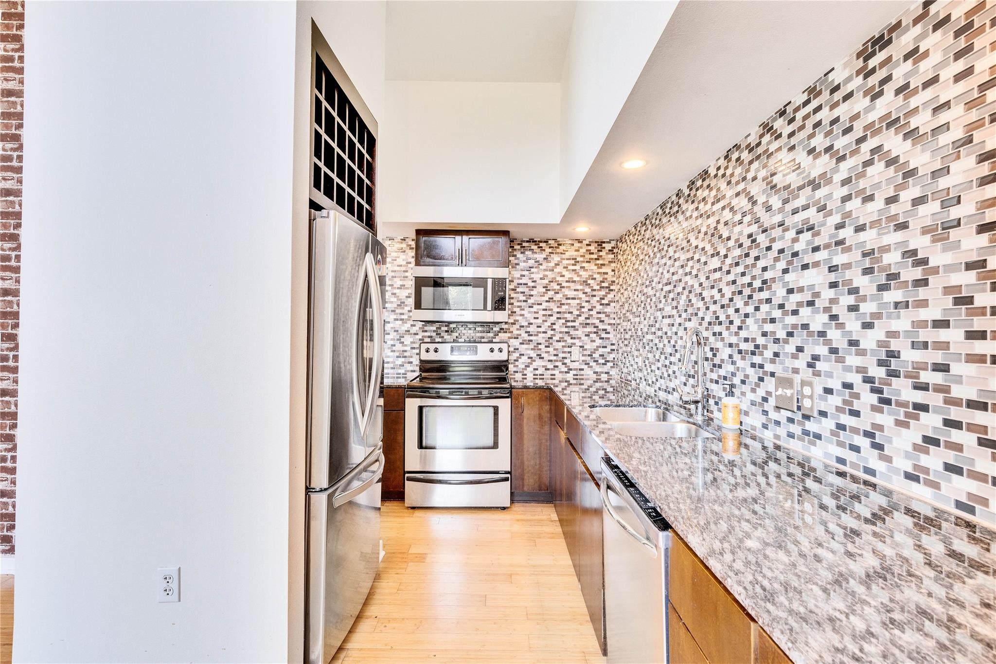 2200 Dickson DR # 217