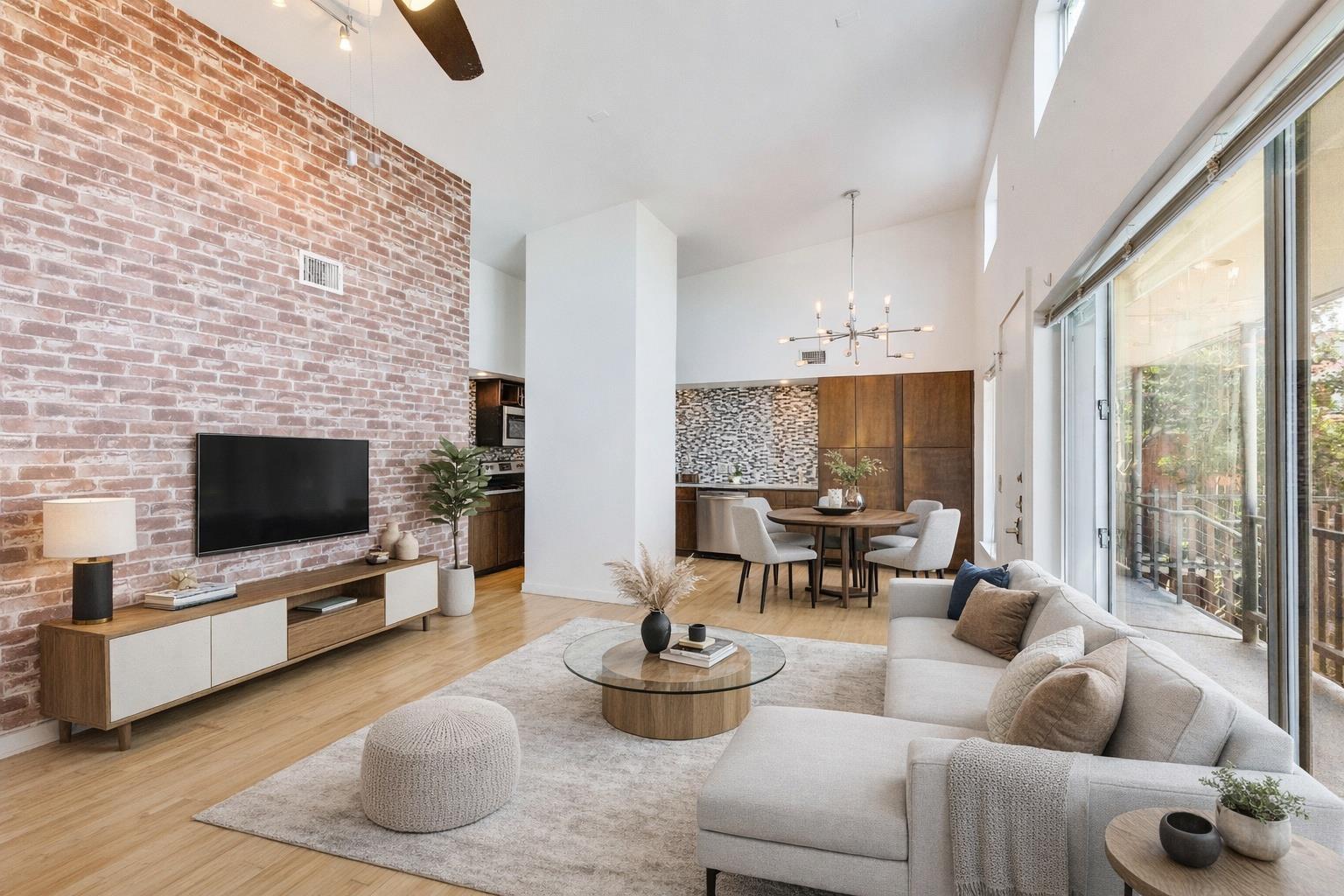 2200 Dickson DR # 217