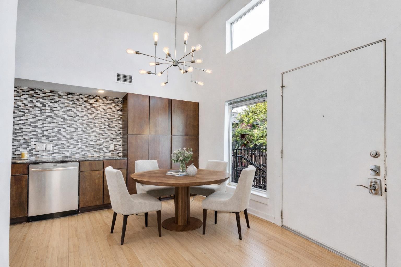 2200 Dickson DR # 217