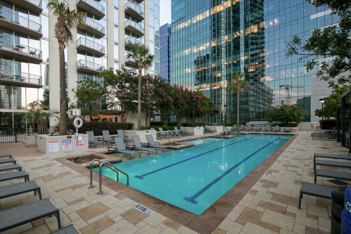 360 Nueces ST # 2101