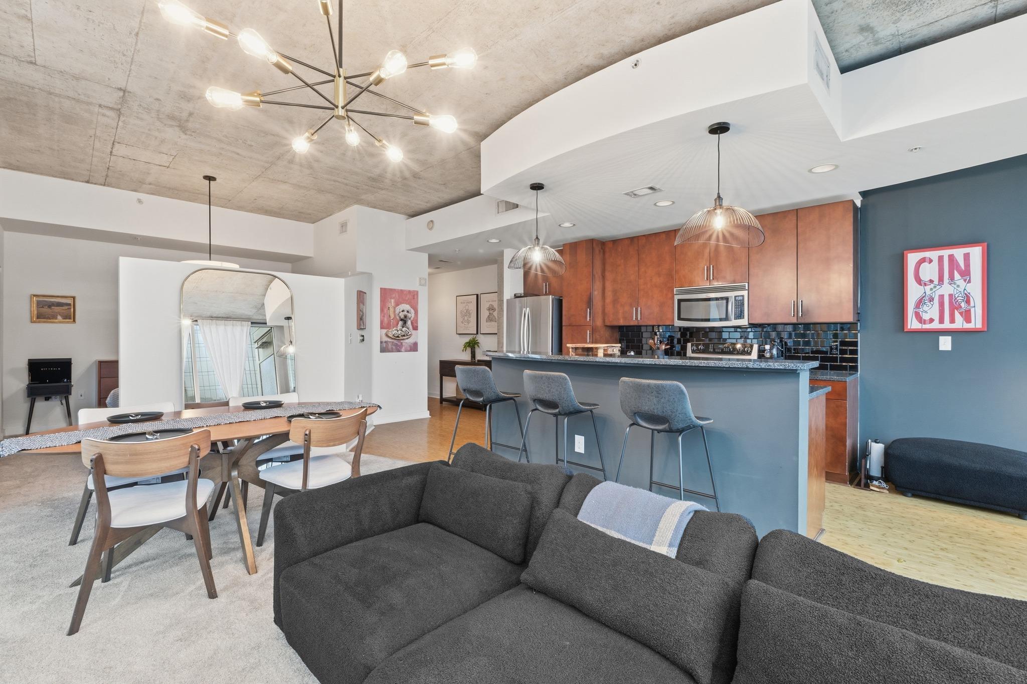 360 Nueces ST # 2101
