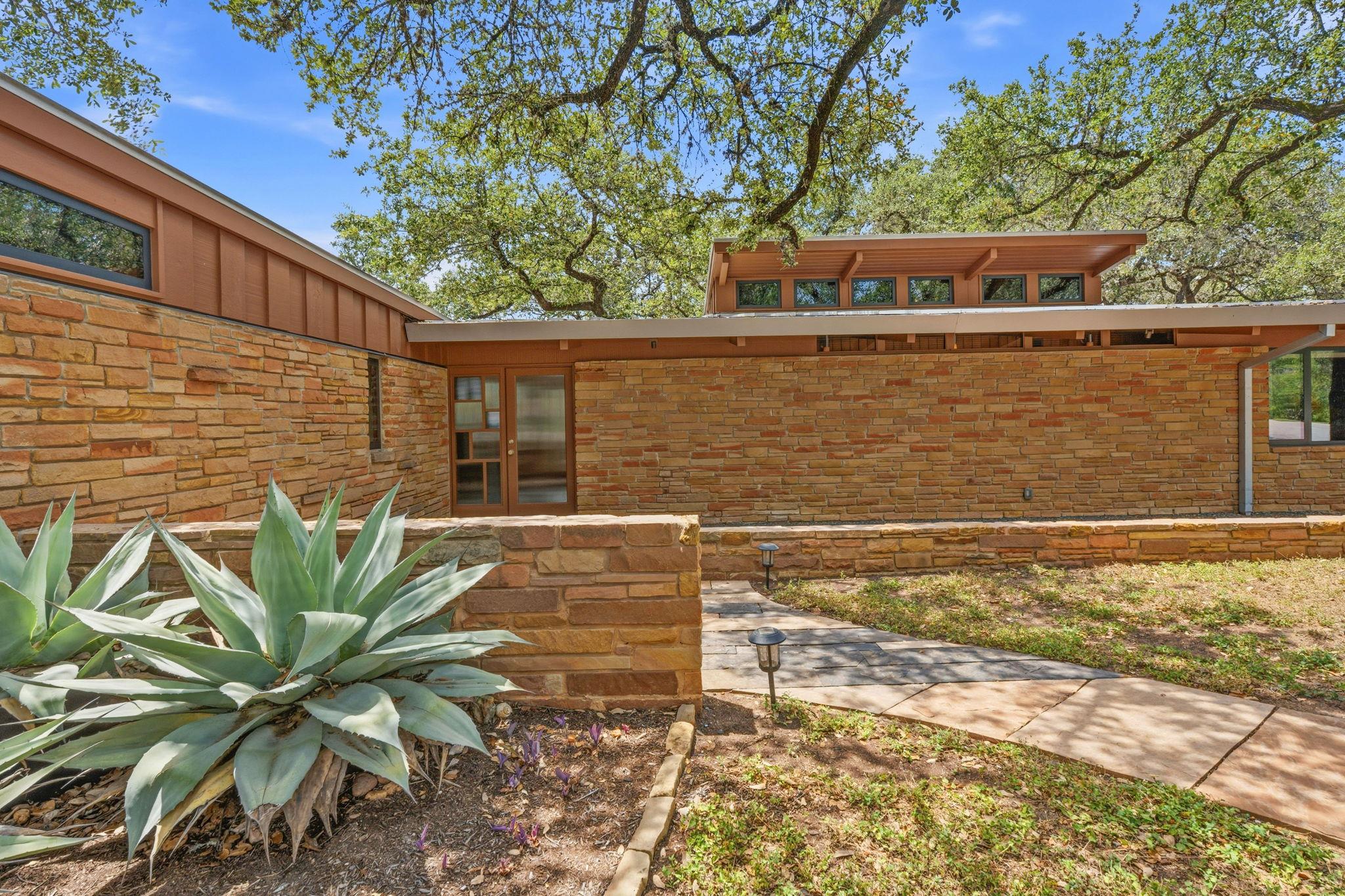 407 Almarion DR