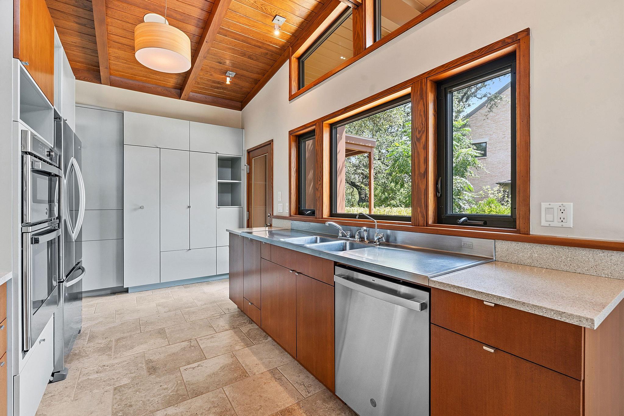 407 Almarion DR