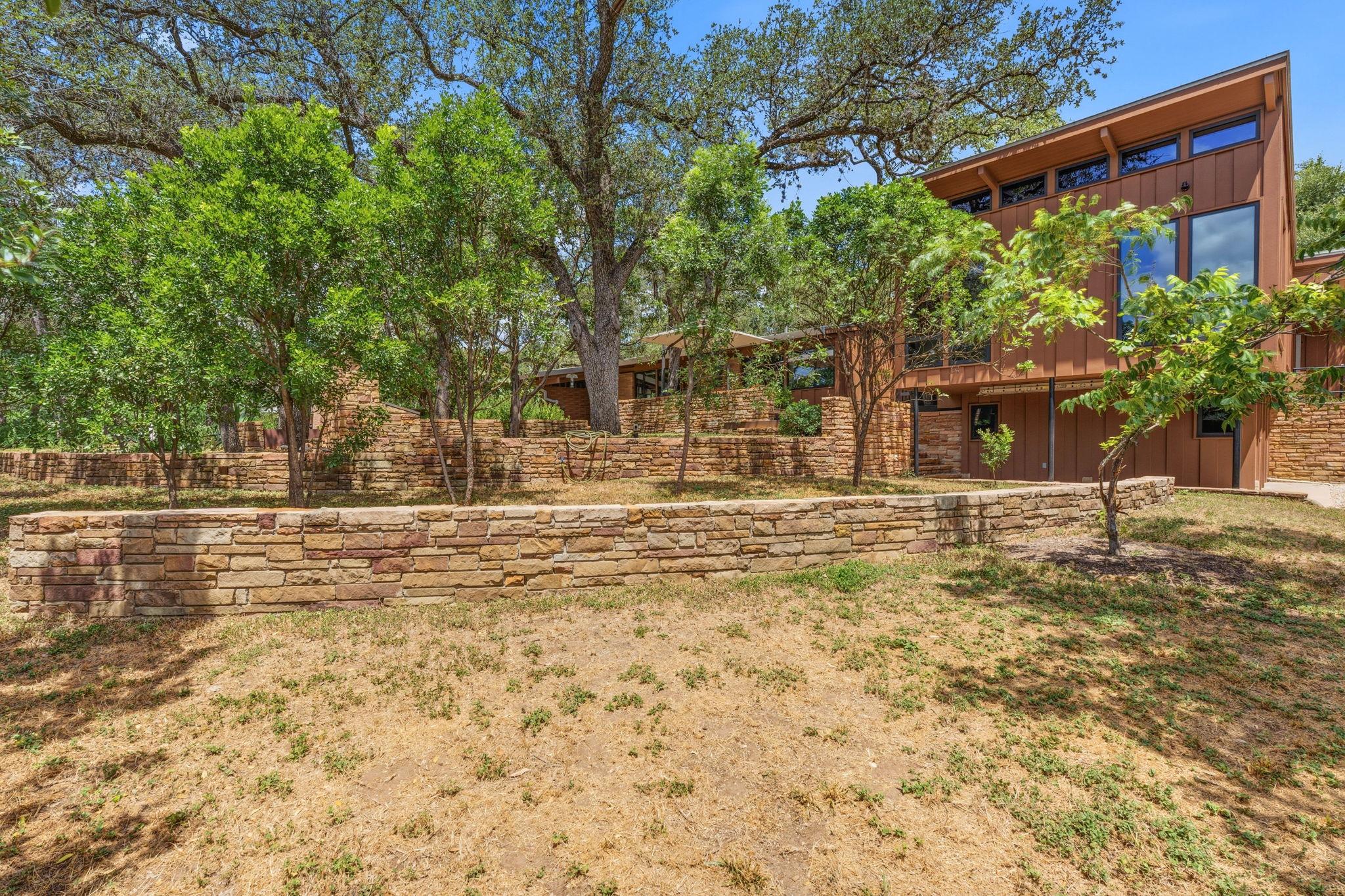 407 Almarion DR