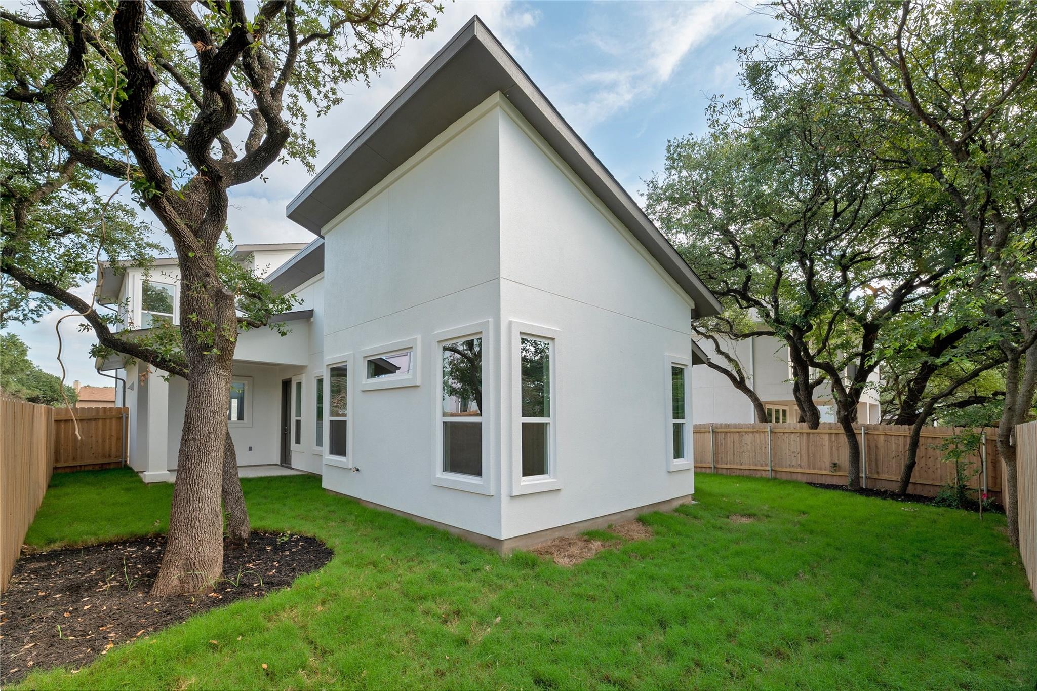 1619 Woodwind LN