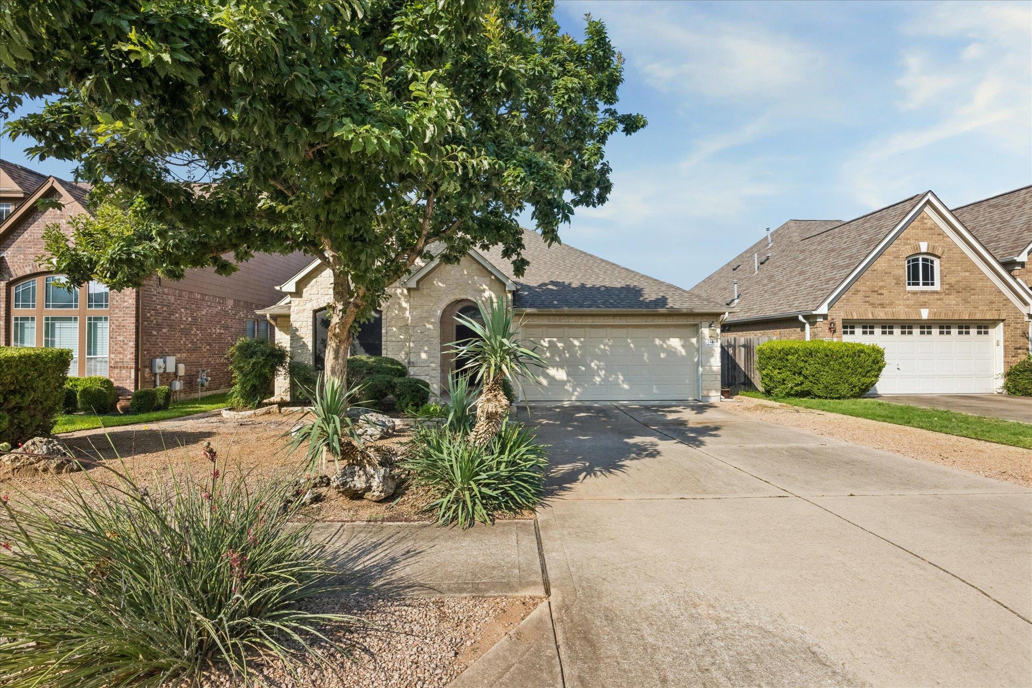 714 Edwards Walk DR