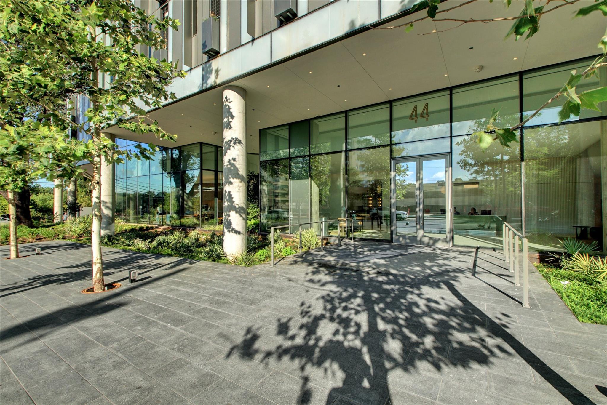 44 East Ave # 1504