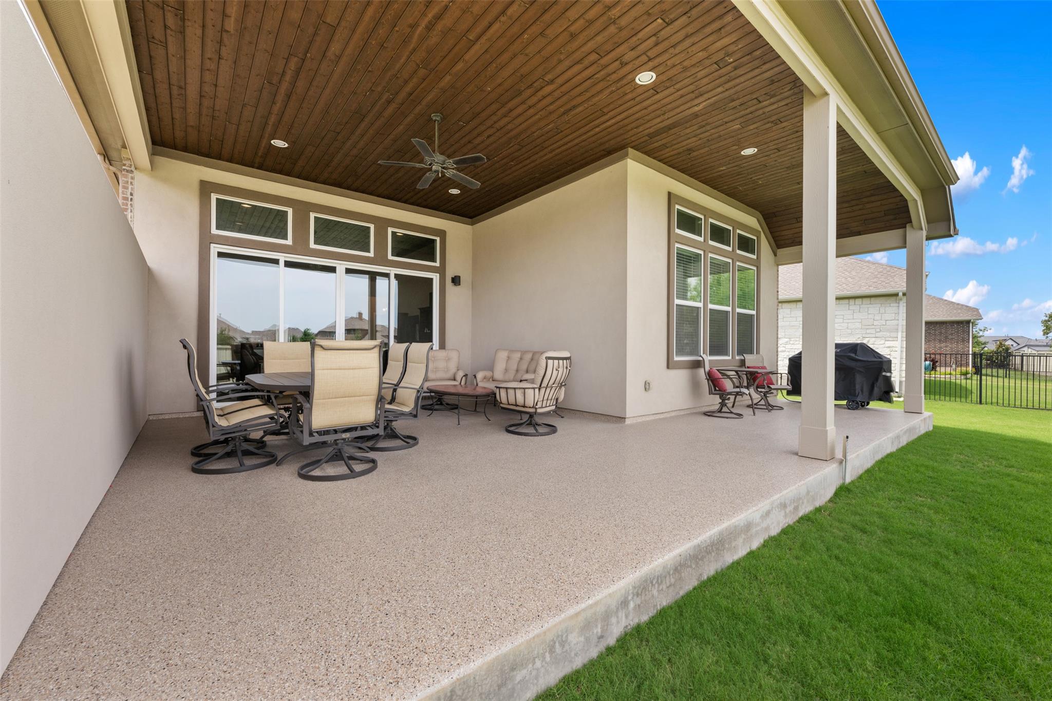 825 Faith DR