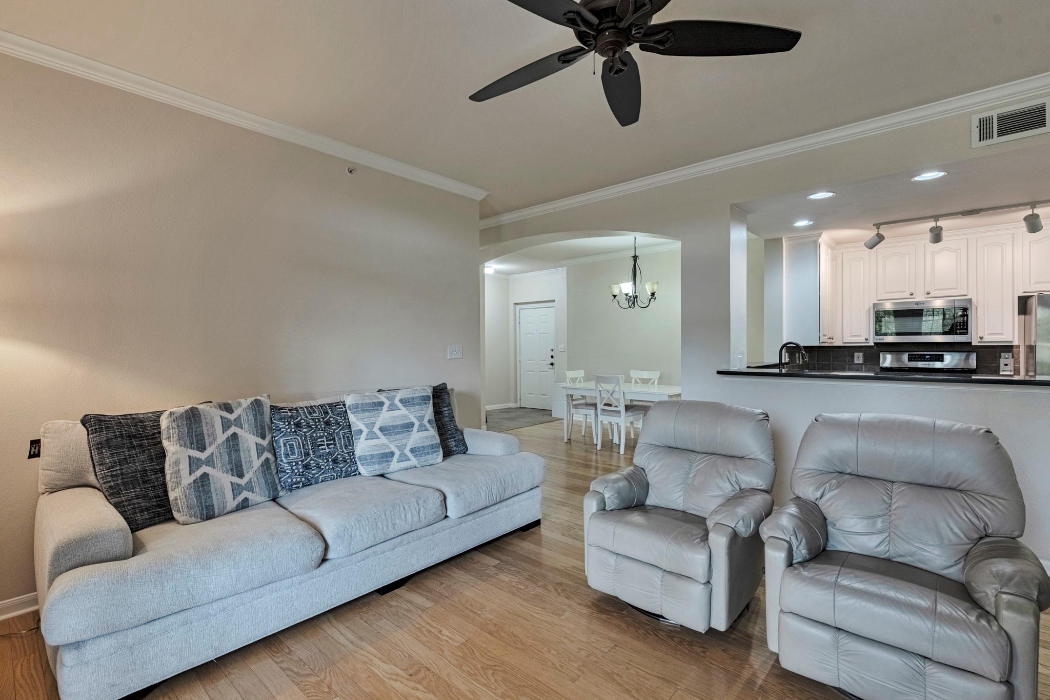 9525 N Capital Of Texas Highway # 124