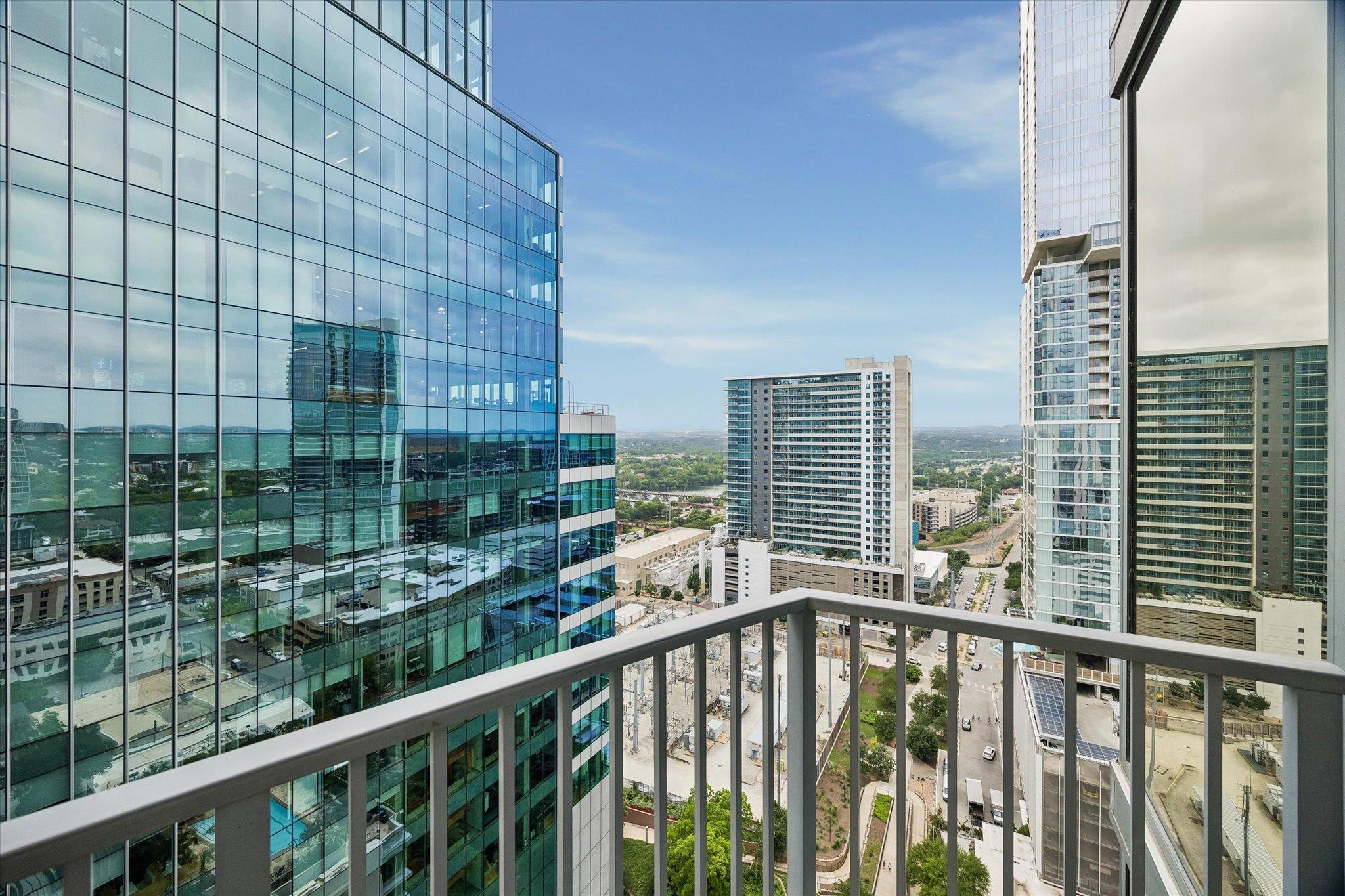 360 Nueces ST # 2302