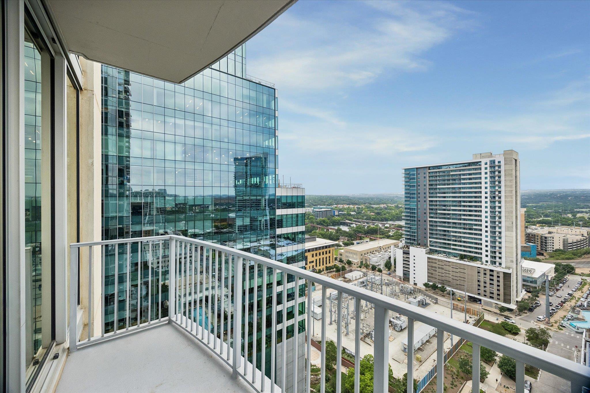 360 Nueces ST # 2302