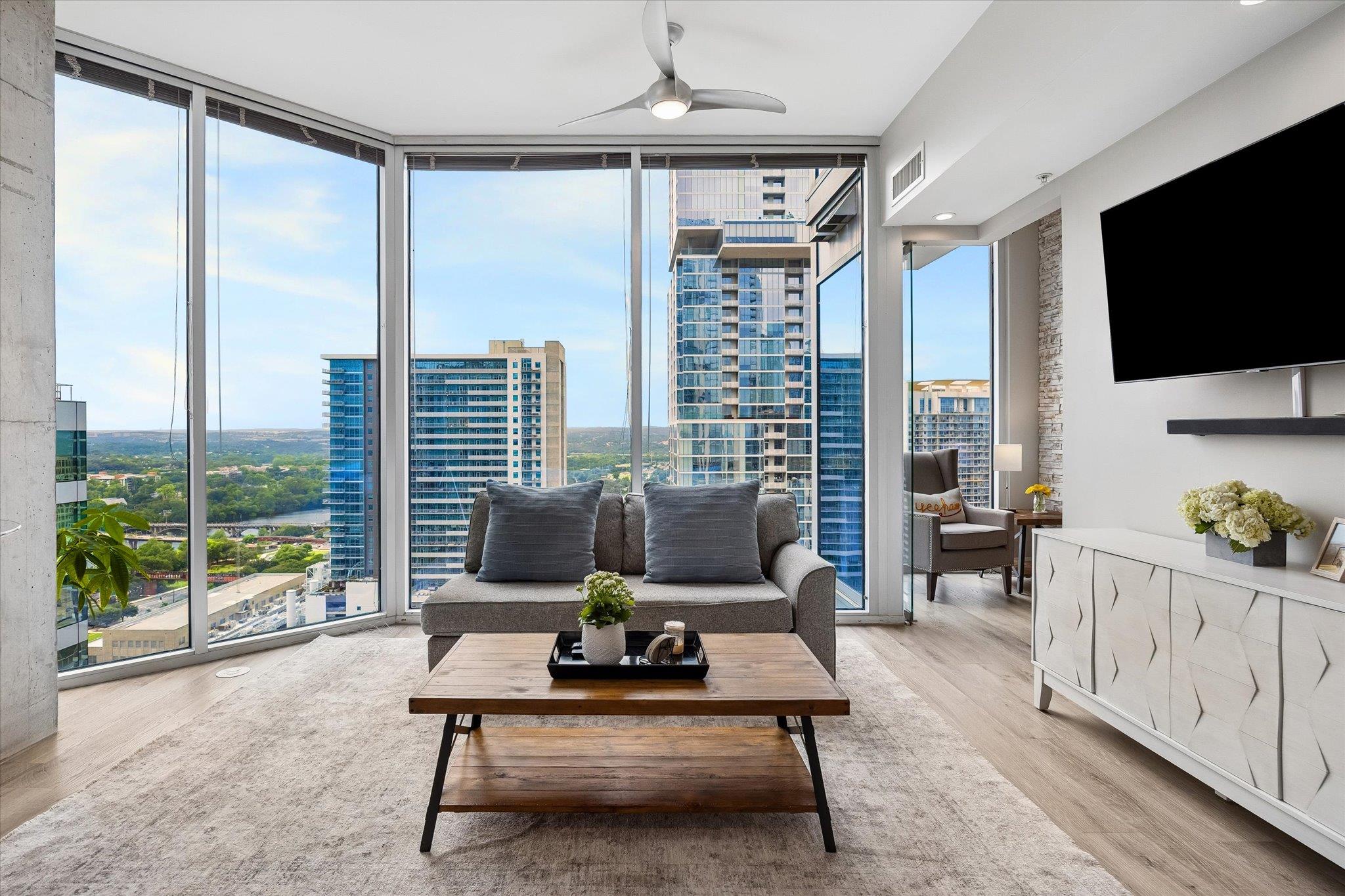 360 Nueces ST # 2302
