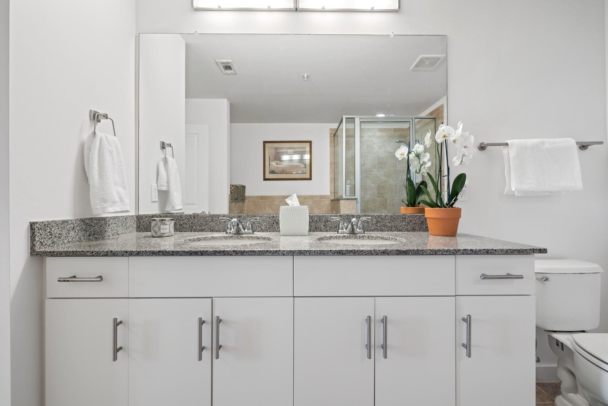 360 Nueces ST # 2105