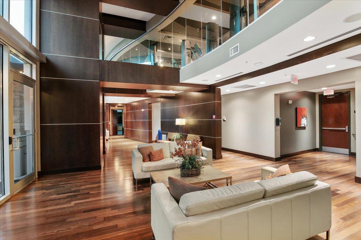 360 Nueces ST # 2105