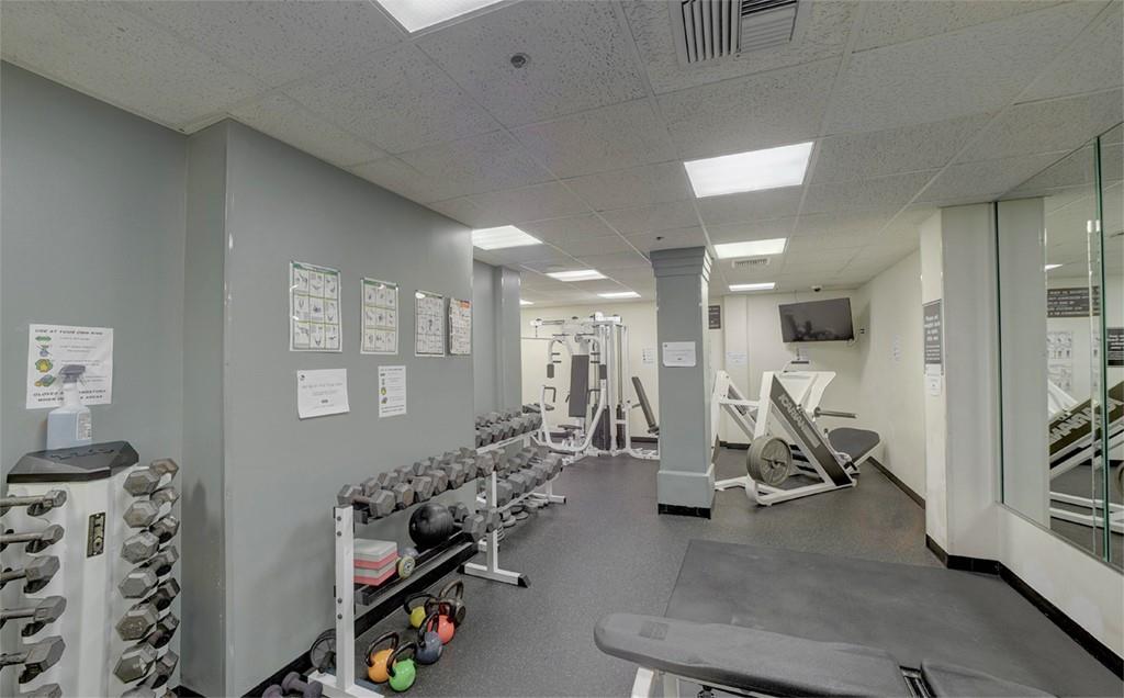 40 N Interstate 35 EXPY Unit: 2C2