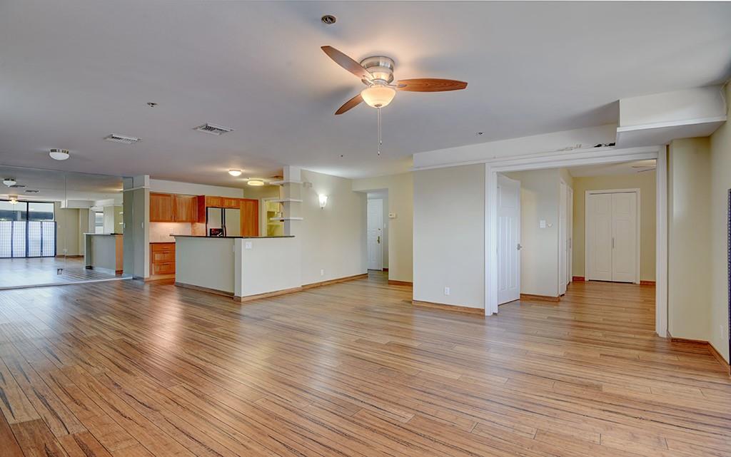 40 N Interstate 35 EXPY Unit: 2C2