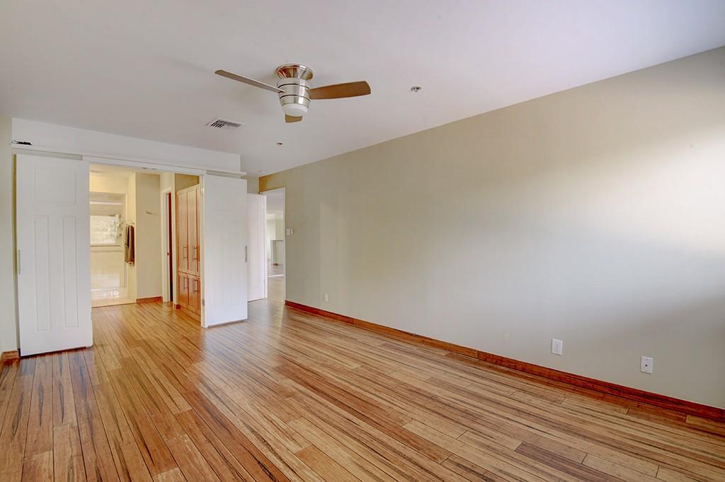 40 N Interstate 35 EXPY Unit: 2C2