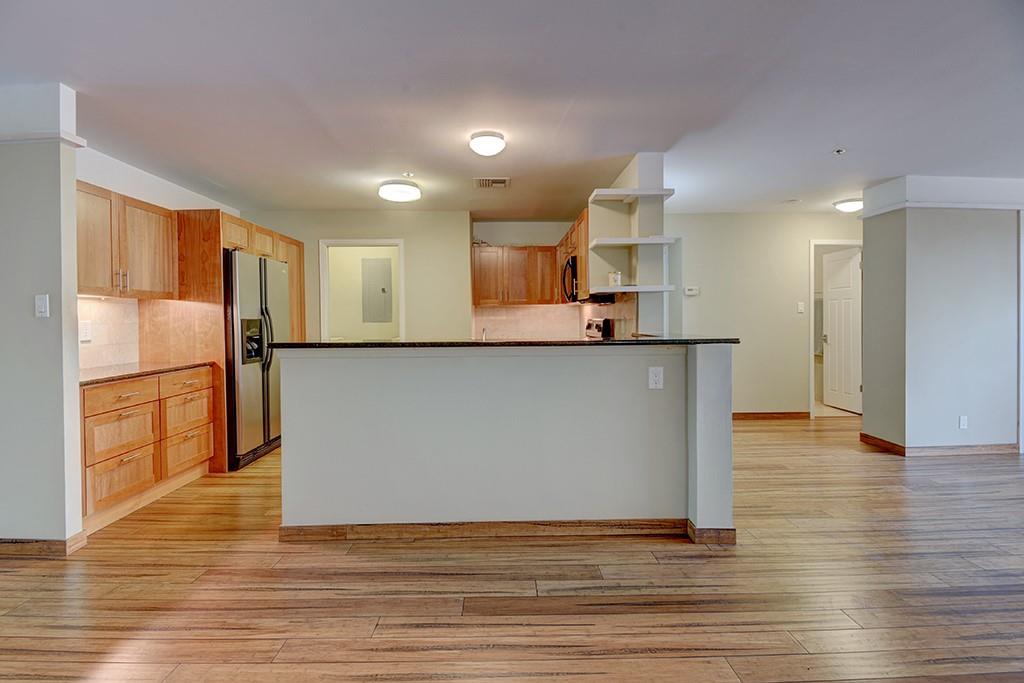40 N Interstate 35 EXPY Unit: 2C2