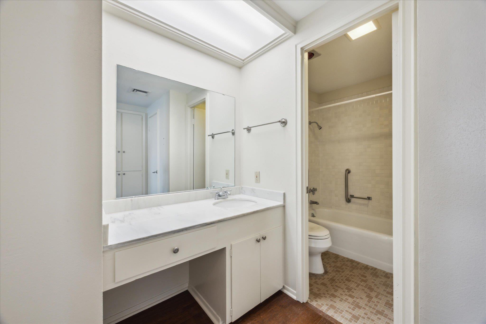 1801 Lavaca ST # 14G