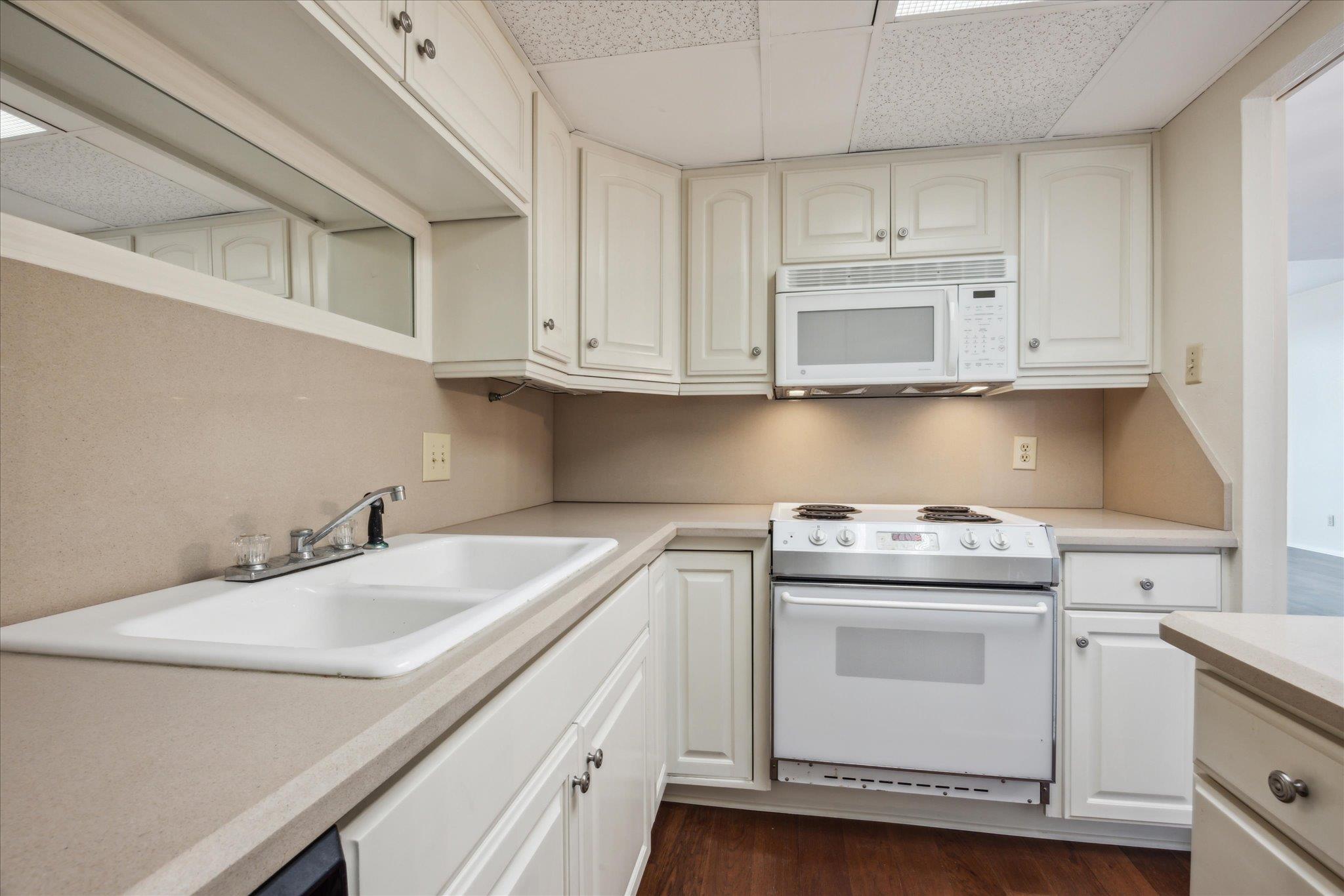 1801 Lavaca ST # 14G