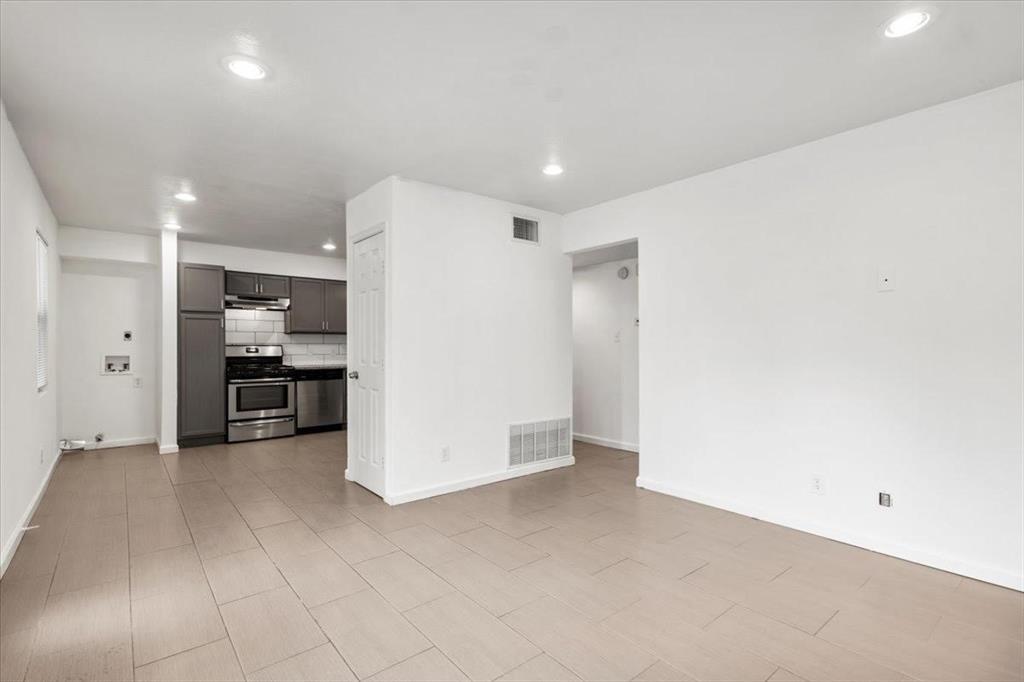 3464 Willowrun DR # B