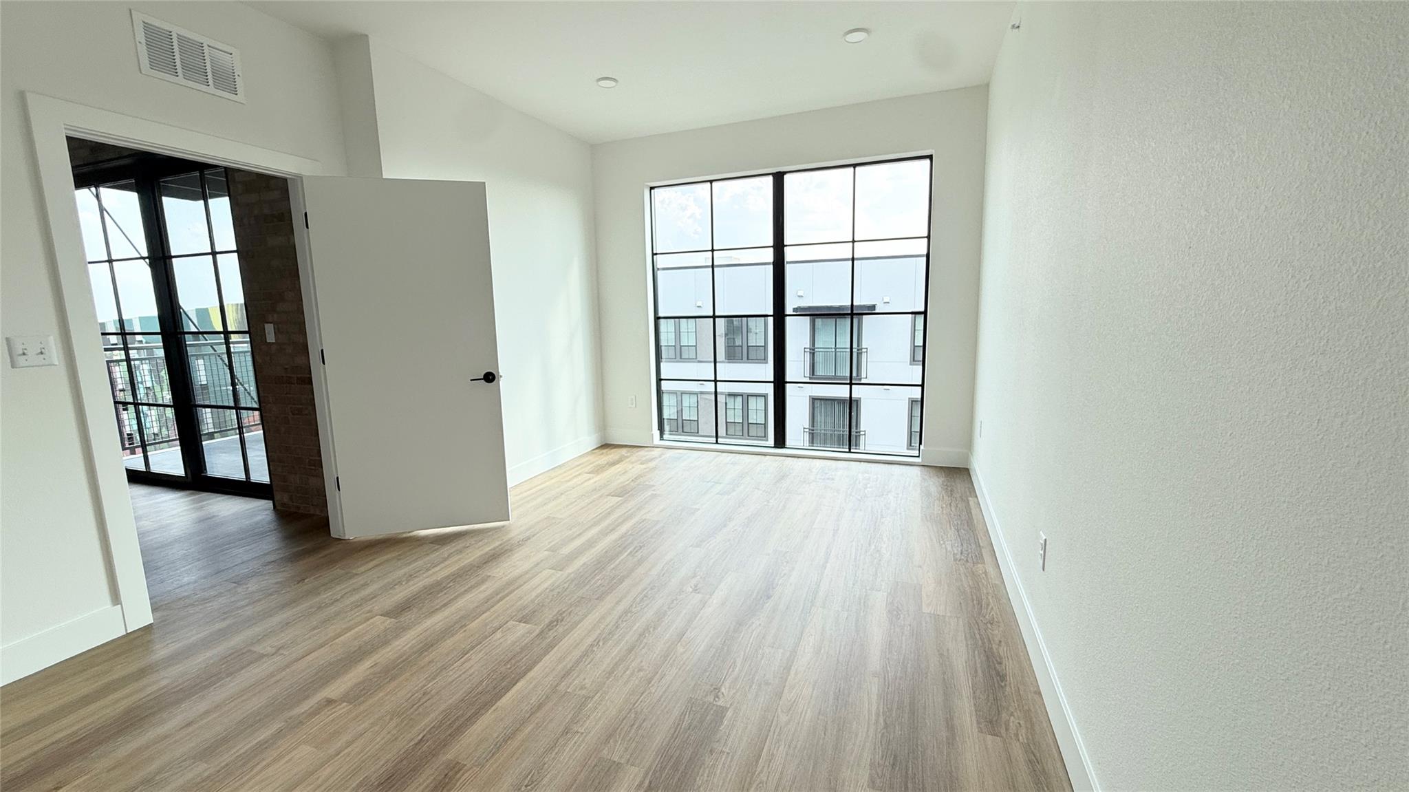 4315 S Congress Ave # 515